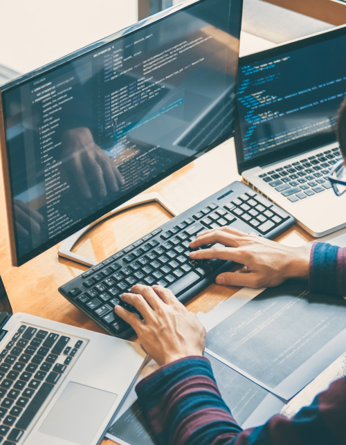 El desarrollo de software es el proceso de creación de programas informáticos que cumplen con requisitos específicos.